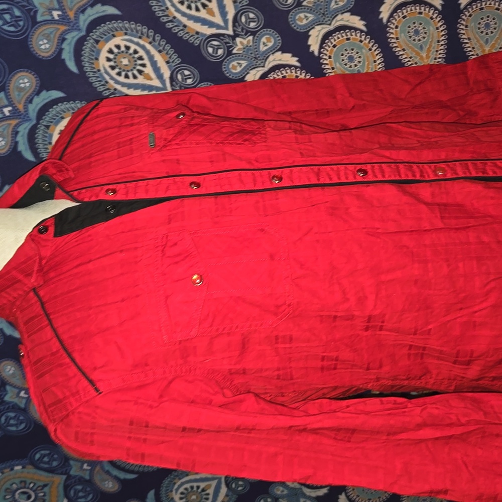 Guess Jeans Red Graphic Tee - Picture 6 of 7